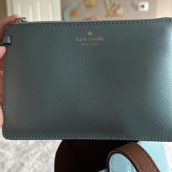 Kate Spade Tote - Picture 3 of 5